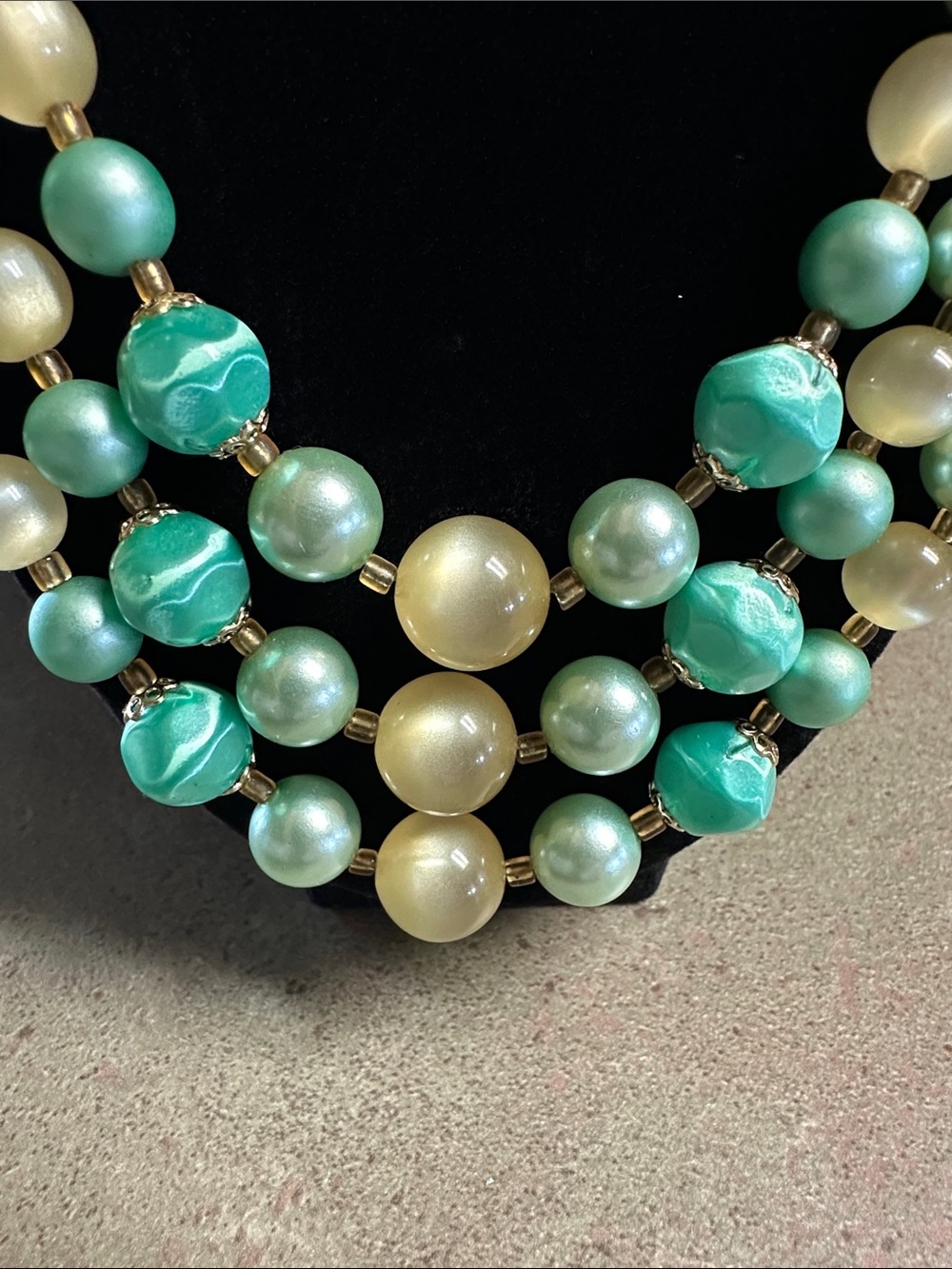 Vintage 1960s Japan 3 Strand Aqua Green Faux Pearl Statement Necklace Choker - Picture 6 of 12